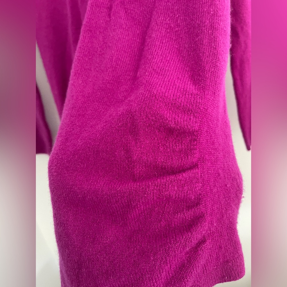 Elie Tahari 100% Cashmere Cowl Neck Sweater Ruching on Side Magenta Size Small - Picture 4 of 6